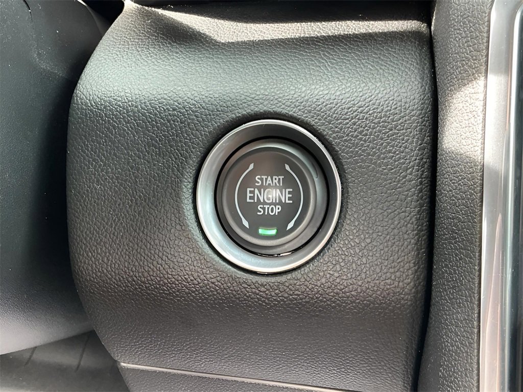 Used 2025 GMC Acadia Elevation image 37