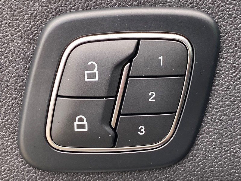 Certified 2025 Ford Escape Platinum AWD/4WD image 57