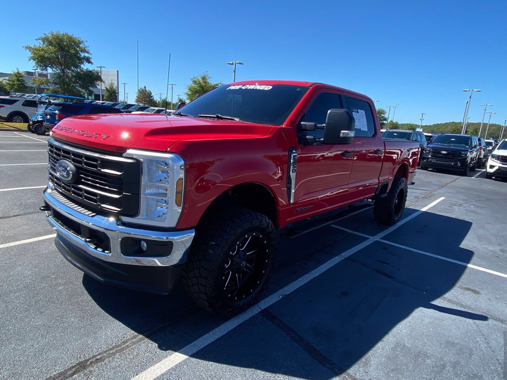 Certified 2025 Ford F250 XL w/ XL Chrome Package AWD/4WD image 3