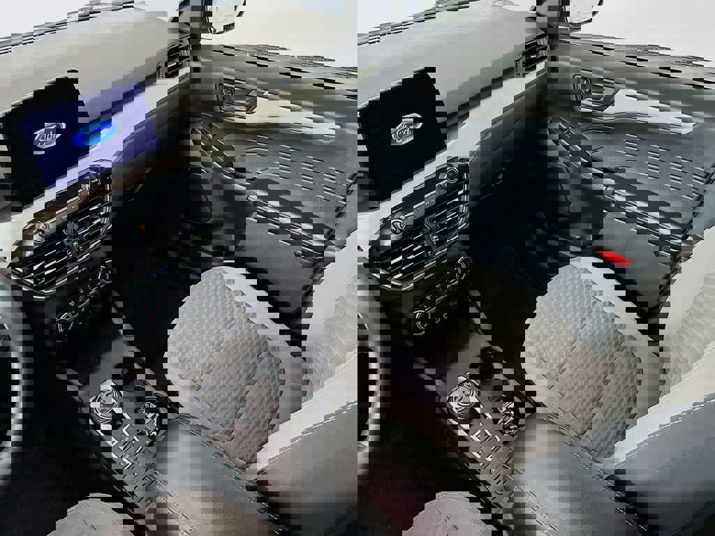 Certified 2022 Ford Escape SE w/ Cold Weather Package image 10