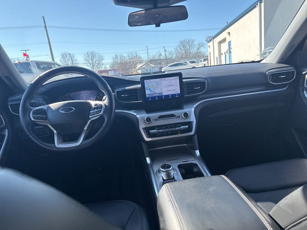 Certified 2022 Ford Explorer XLT w/ Equipment Group 202A image 32