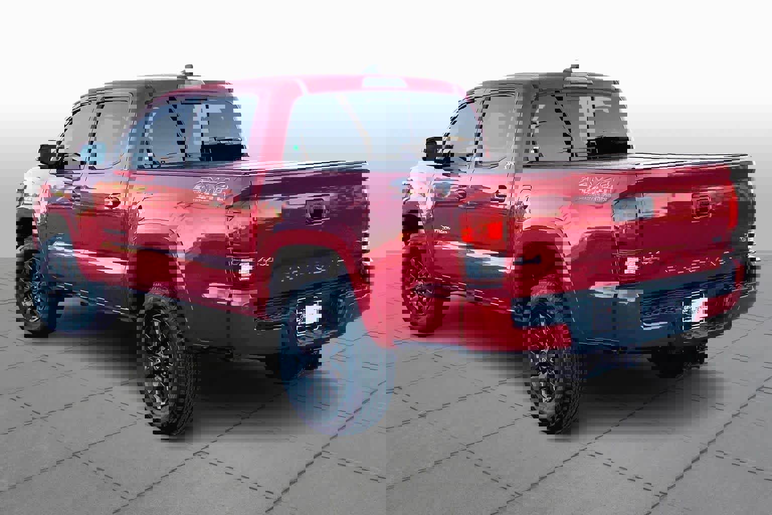 Used 2023 Toyota Tacoma SR5 w/ Technology Package image 4