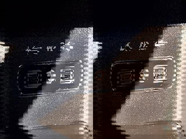 Used 2019 Dodge Durango SXT image 16