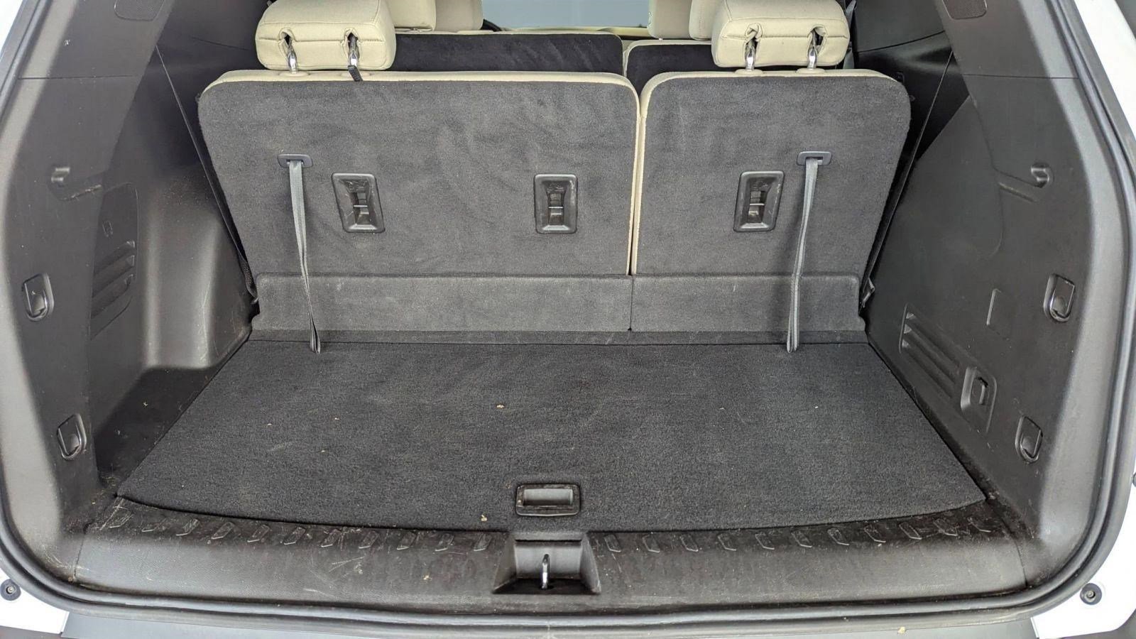 Used 2023 Chevrolet Traverse LS w/ Midnight/Sport Edition image 21