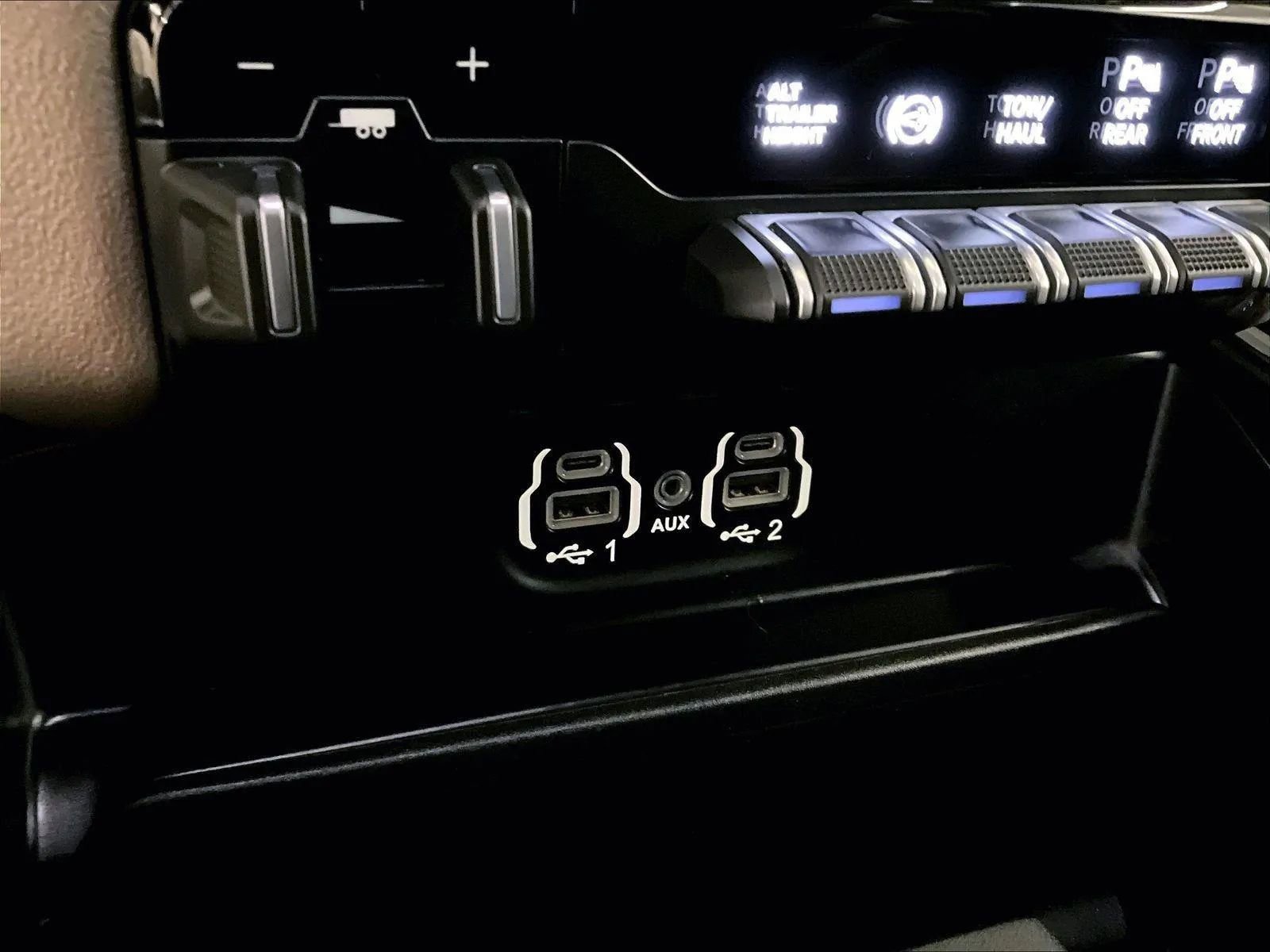 Used 2022 RAM 3500 Laramie image 31