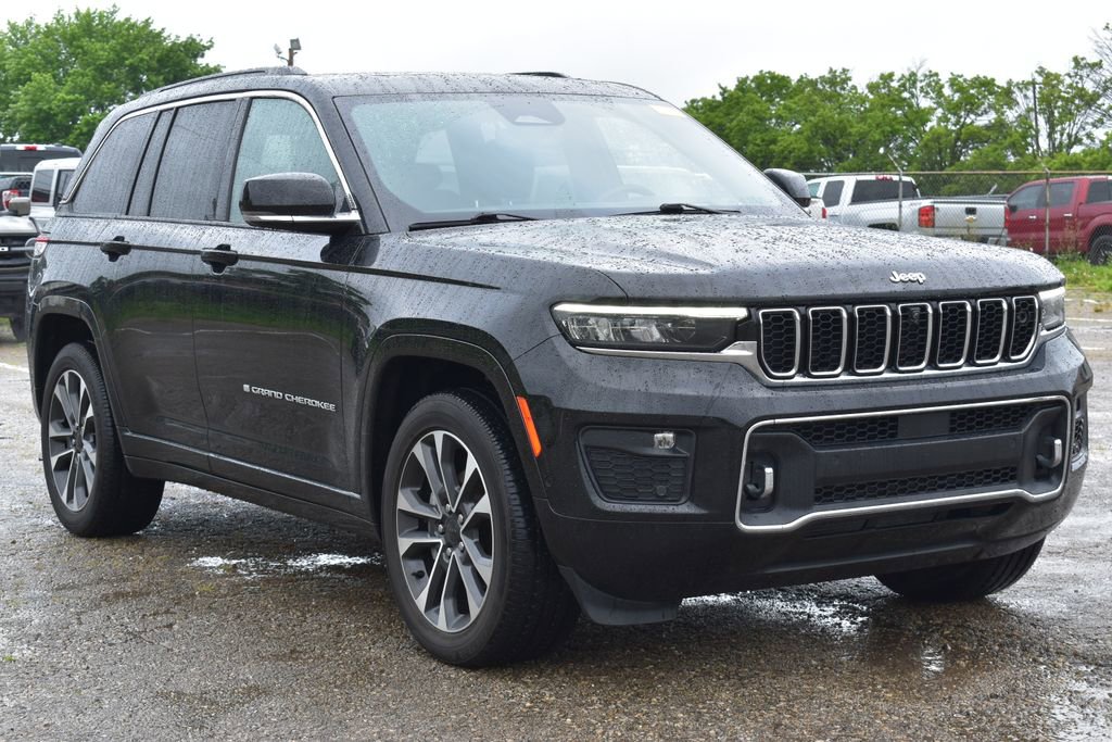 Used 2024 Jeep Grand Cherokee Overland w/ Adv Protech Group III AWD/4WD image 3