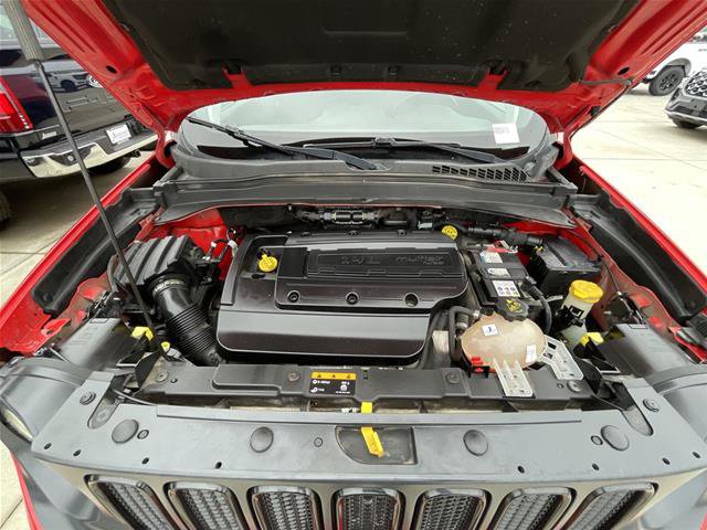 Used 2018 Jeep Renegade Altitude FWD image 33