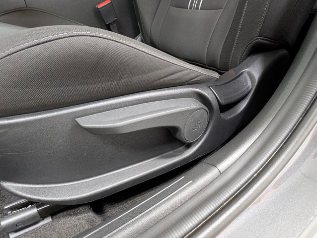 Used 2025 Hyundai Elantra SEL FWD image 12