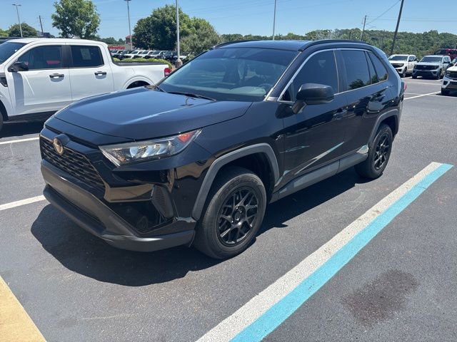 Used 2021 Toyota RAV4 LE FWD image 1