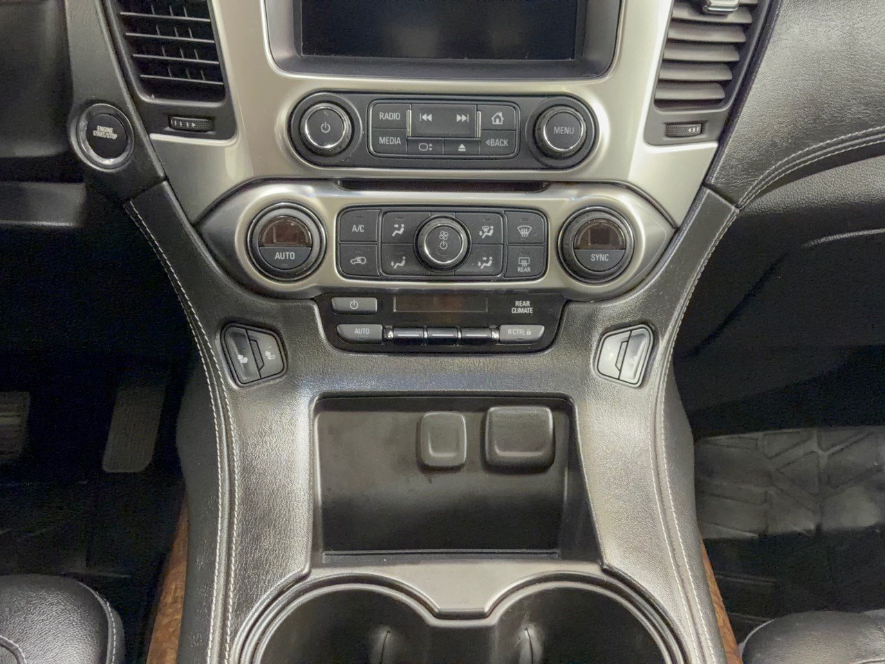 Used 2018 Chevrolet Suburban LT w/ Luxury Package AWD/4WD image 22