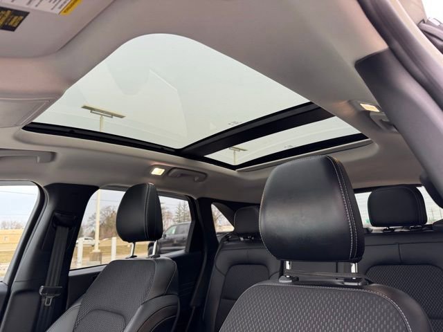 Certified 2025 Ford Escape SE image 15