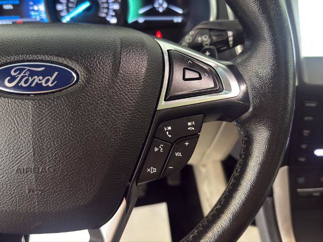 Certified 2017 Ford Edge Titanium w/ Equipment Group 301A AWD/4WD image 22