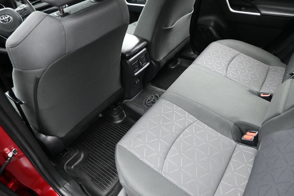 Used 2025 Toyota RAV4 XLE w/ Convenience Package AWD/4WD image 19