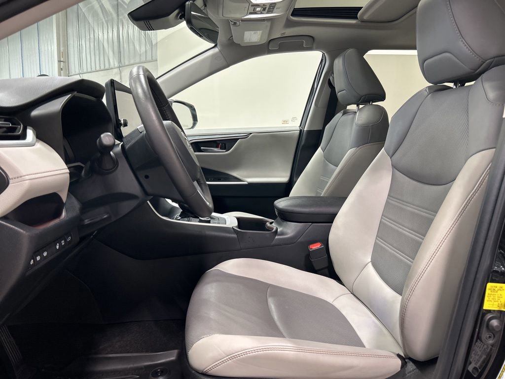 Used 2023 Toyota RAV4 Limited w/ Limited Grade Weather Package image 10