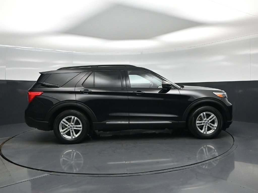 Certified 2023 Ford Explorer XLT w/ Equipment Group 202A RWD image 20