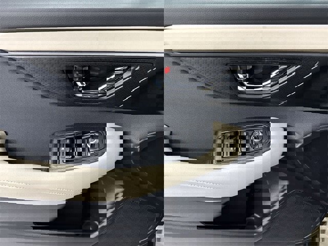 Used 2025 Subaru Outback Premium image 5