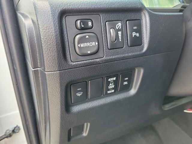 Used 2018 Toyota 4Runner Limited RWD image 26