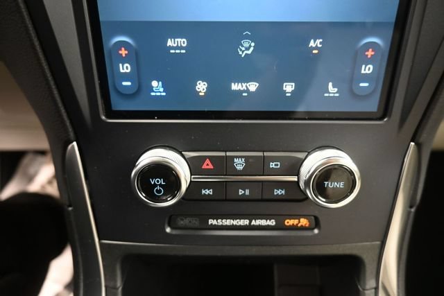 Certified 2023 Ford Edge Titanium w/ Equipment Group 301A AWD/4WD image 13
