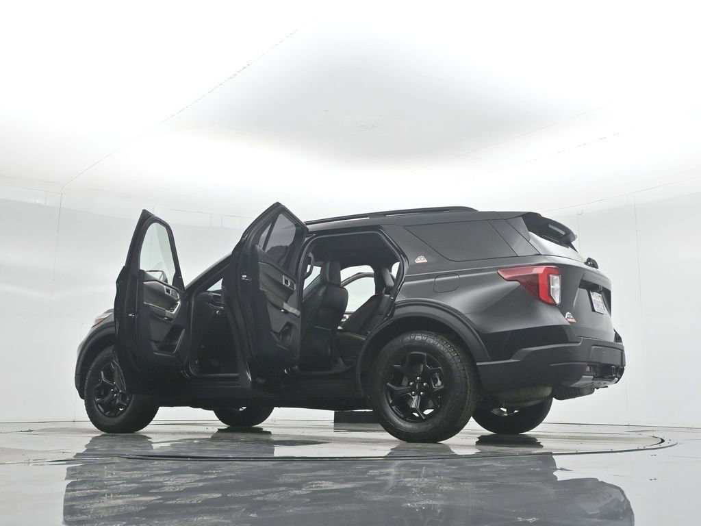Certified 2022 Ford Explorer Timberline image 4