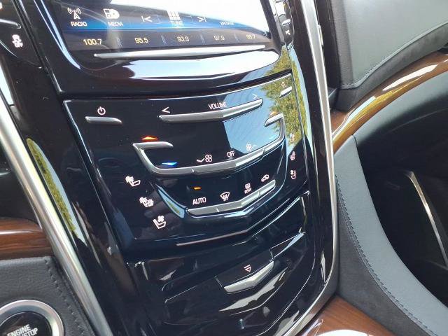Used 2020 Cadillac Escalade Premium Luxury AWD/4WD image 21