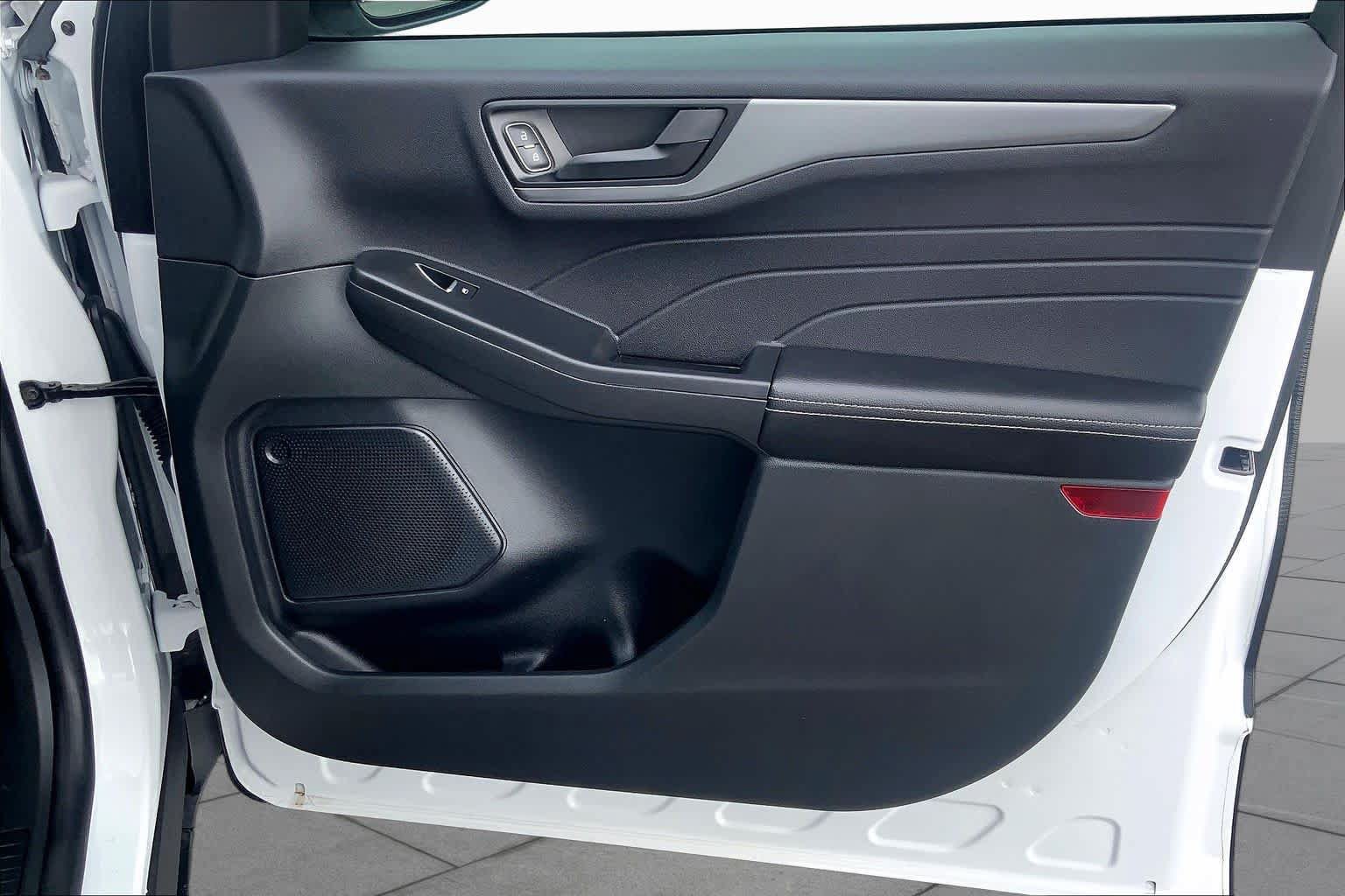 Certified 2025 Ford Escape Active FWD image 23