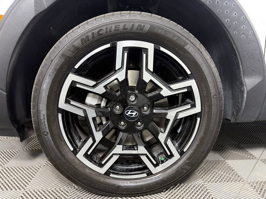 Used 2025 Hyundai Santa Cruz Limited AWD/4WD image 10