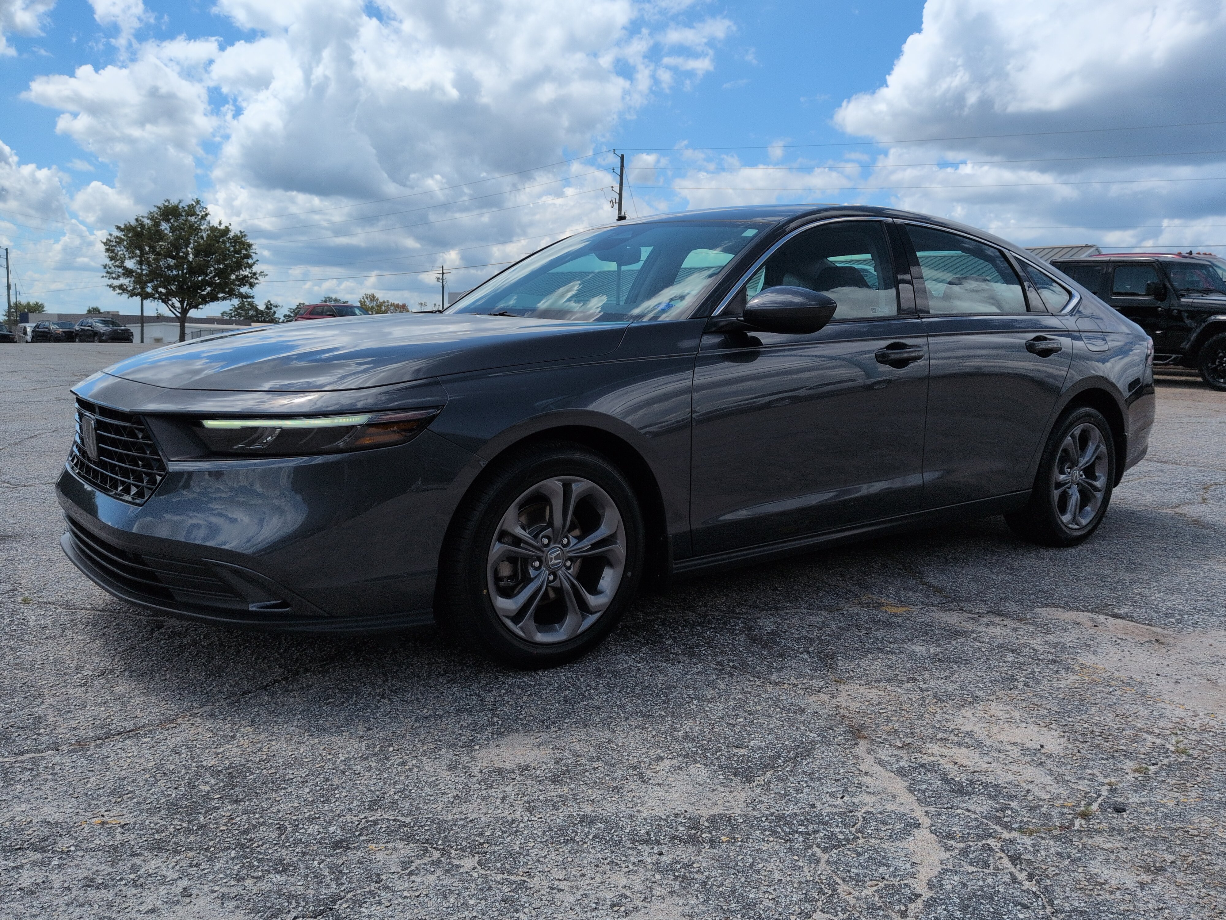 Used 2024 Honda Accord EX image 6