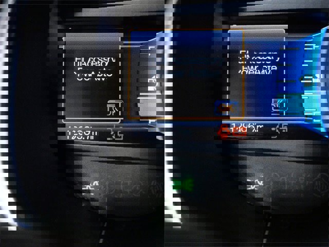 Certified 2018 Ford Edge Titanium w/ Cold Weather Package image 21