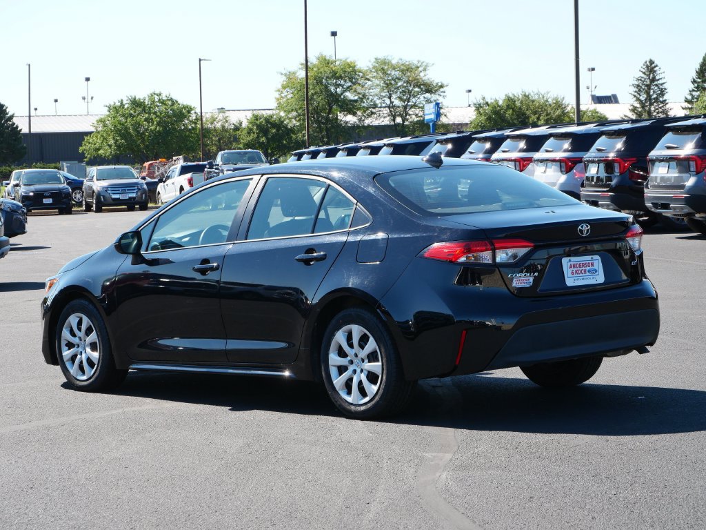 Used 2025 Toyota Corolla LE FWD image 8