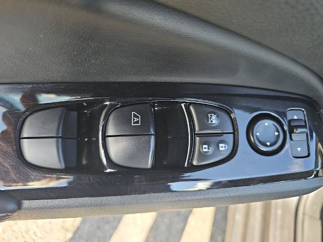Used 2023 Nissan Altima 2.5 SV FWD image 25