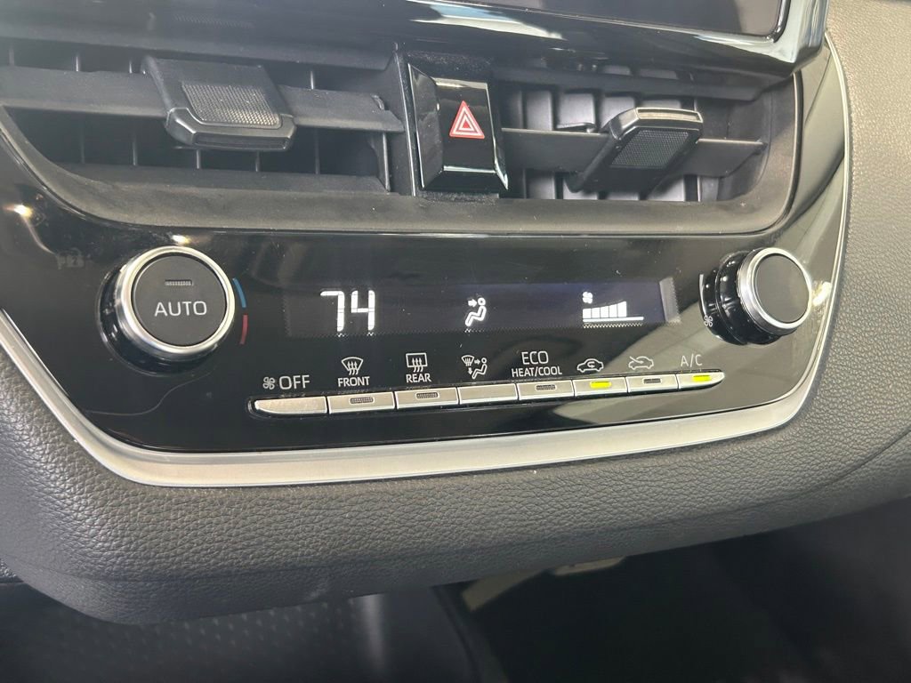 Used 2024 Toyota Corolla LE image 37