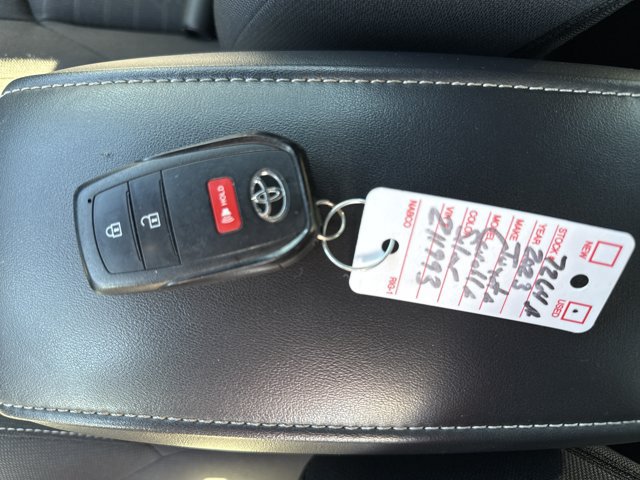 Used 2023 Toyota Corolla SE w/ SE Premium Package FWD image 21
