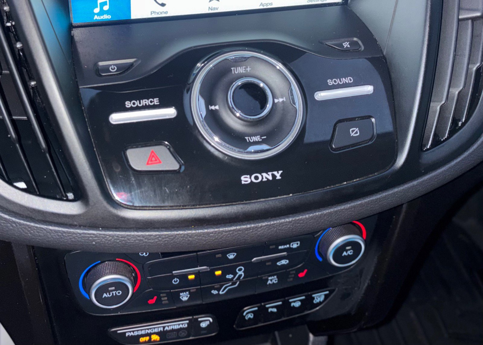 Certified 2019 Ford Escape Titanium image 40