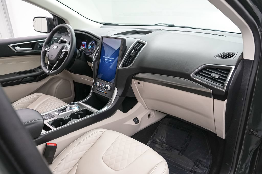 Certified 2024 Ford Edge Titanium AWD/4WD image 22