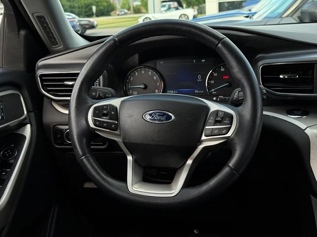 Certified 2023 Ford Explorer XLT w/ Equipment Group 202A AWD/4WD image 6