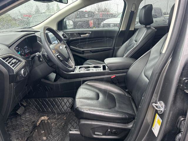 Certified 2022 Ford Edge Titanium w/ Class II Trailer Tow Package image 5