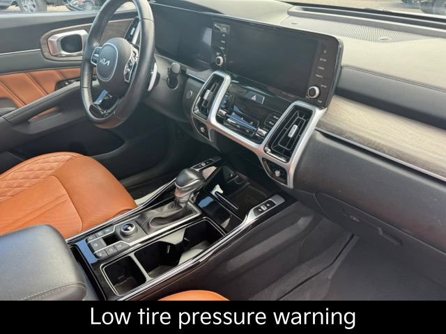 Used 2022 Kia Sorento SX Prestige w/ Rust Color Package AWD/4WD image 27
