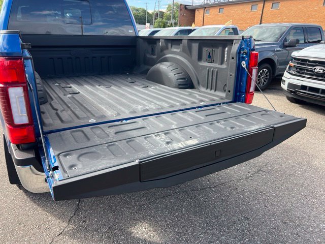 Certified 2022 Ford F350 Lariat w/ Lariat Ultimate Package AWD/4WD image 23
