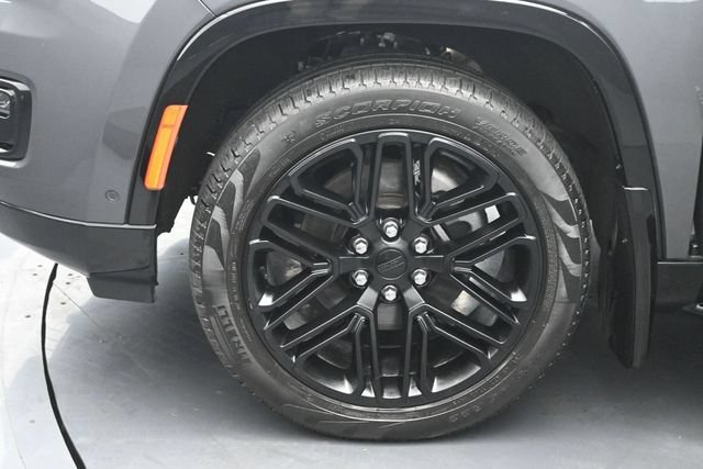 Used 2023 Jeep Wagoneer Series II AWD/4WD image 36