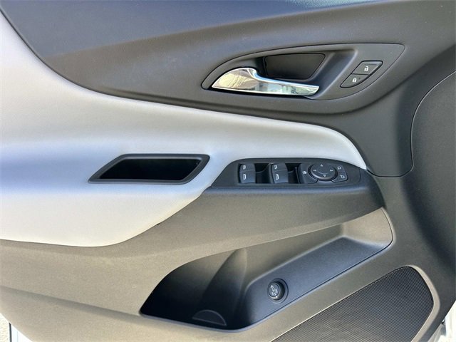 Used 2023 Chevrolet Equinox LT image 30