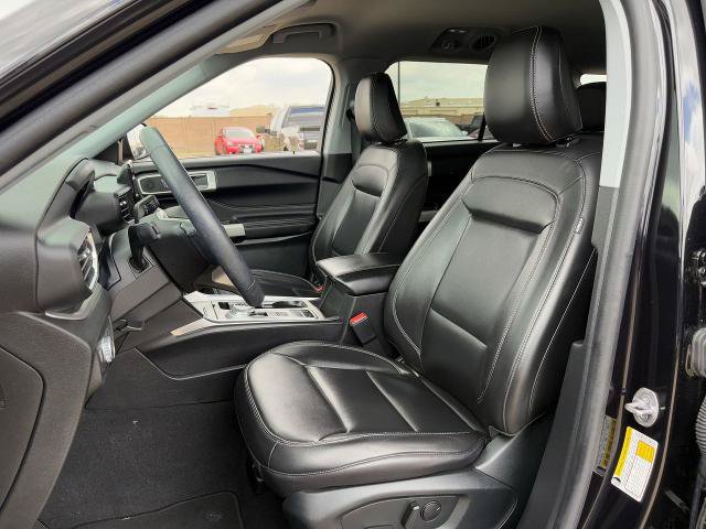 Certified 2022 Ford Explorer XLT w/ Equipment Group 202A RWD image 26