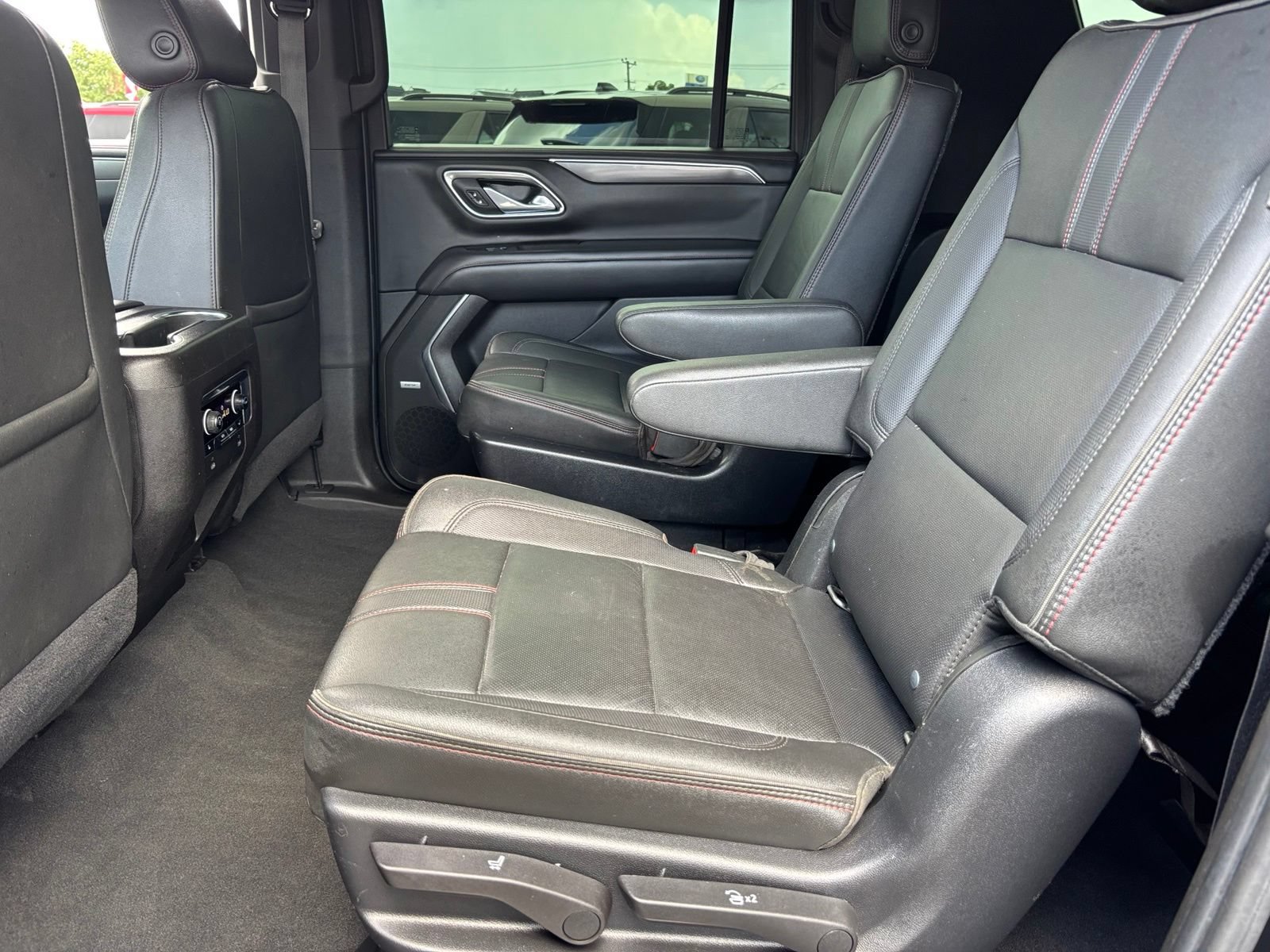 Used 2021 Chevrolet Suburban RST w/ Luxury Package AWD/4WD image 15