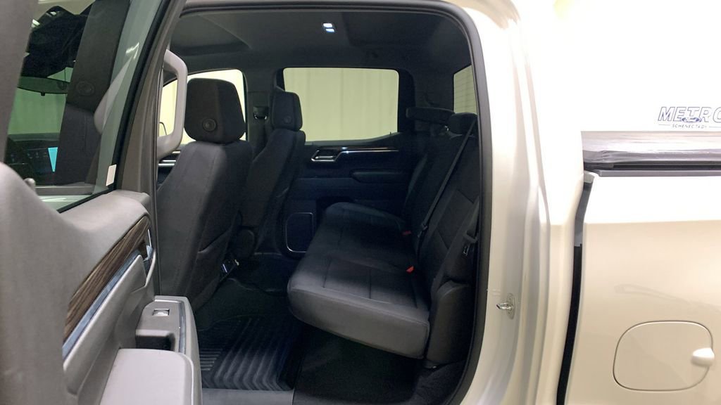 Used 2023 Chevrolet Silverado 1500 LT image 25
