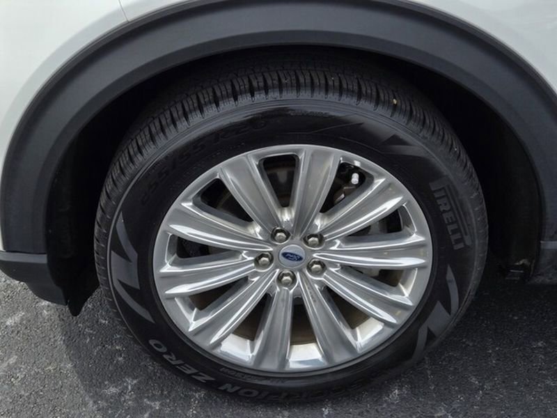 Certified 2023 Ford Explorer Limited w/ Limited Technology Package RWD image 9