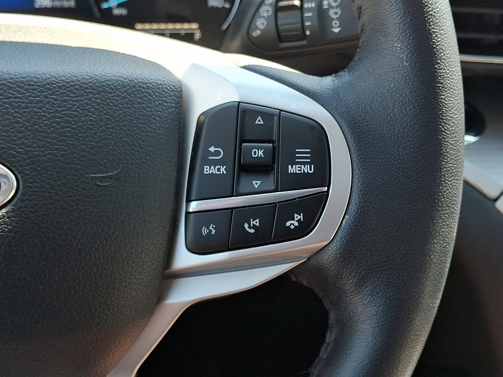 Certified 2023 Ford Explorer XLT w/ Equipment Group 202A AWD/4WD image 27
