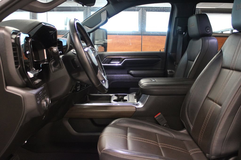 Used 2024 Chevrolet Silverado 3500 High Country w/ High Country Premium Package AWD/4WD image 18