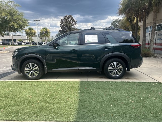 Used 2022 Nissan Pathfinder SL FWD image 8