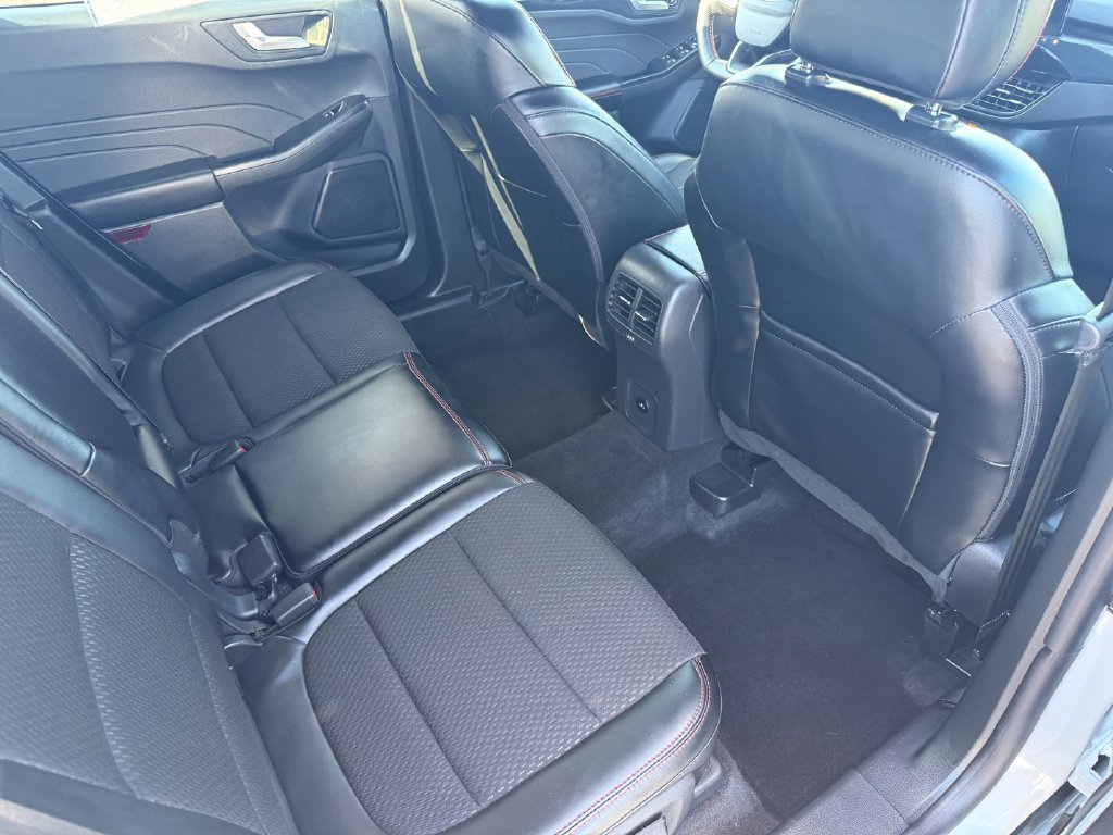 Certified 2025 Ford Escape ST-Line w/ Cold Weather Package AWD/4WD image 17