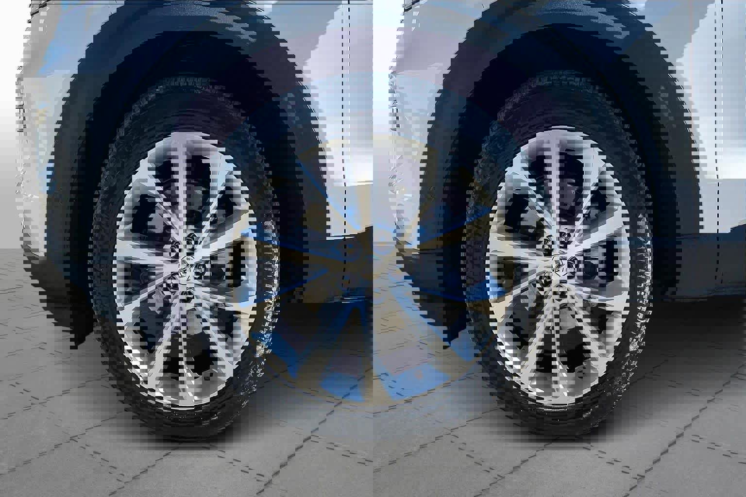 Certified 2021 Ford Explorer Platinum w/ Equipment Group 601A image 12