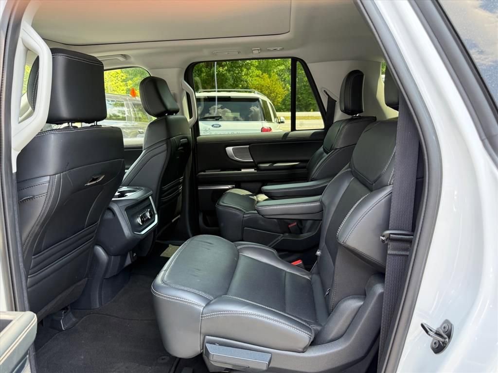 Certified 2025 Ford Expedition Max Platinum AWD/4WD image 13